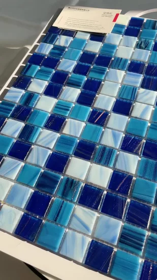 Foshan Fábrica Preço de Atacado Azul Verde Piso Piscina Quente Telha De Mosaico De Vidro Derretido